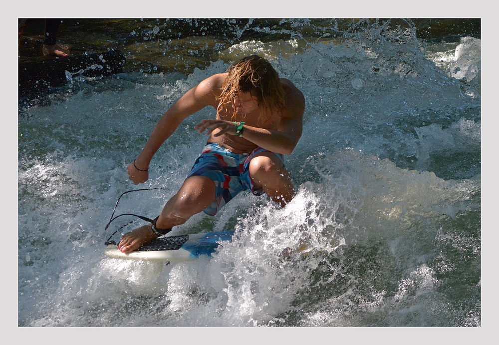 Eisbach-Surfen   180 Grad