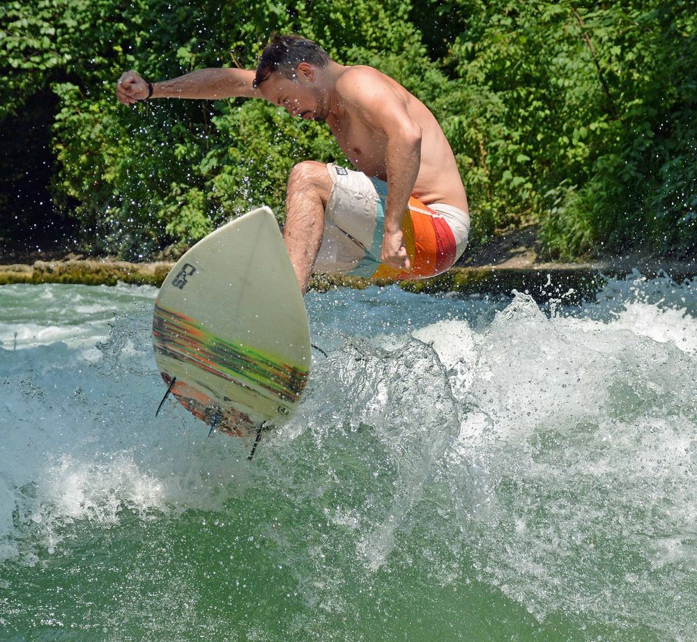 Eisbach-Surfen