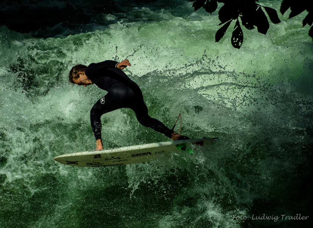 Eisbach Surfer