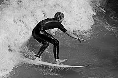 Eisbach-Surfer-15-