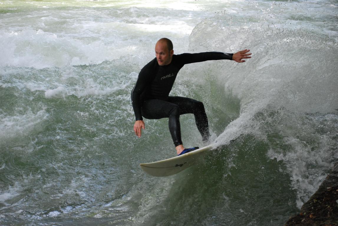 Eisbach-Surfer