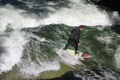 Eisbach Surfer München 2