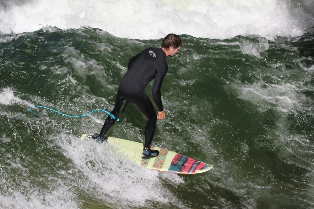 Eisbach Surfer München 2A