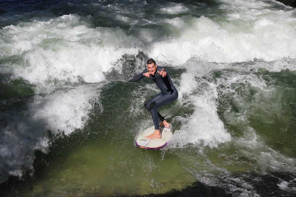 Eisbach Surfer München 4