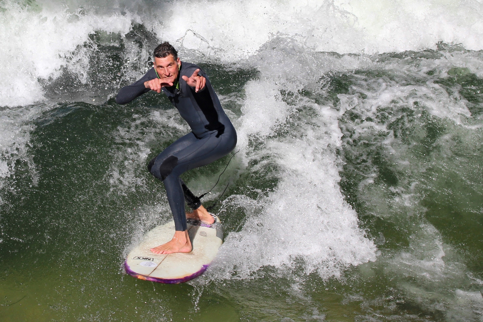 Eisbach Surfer München 4 A