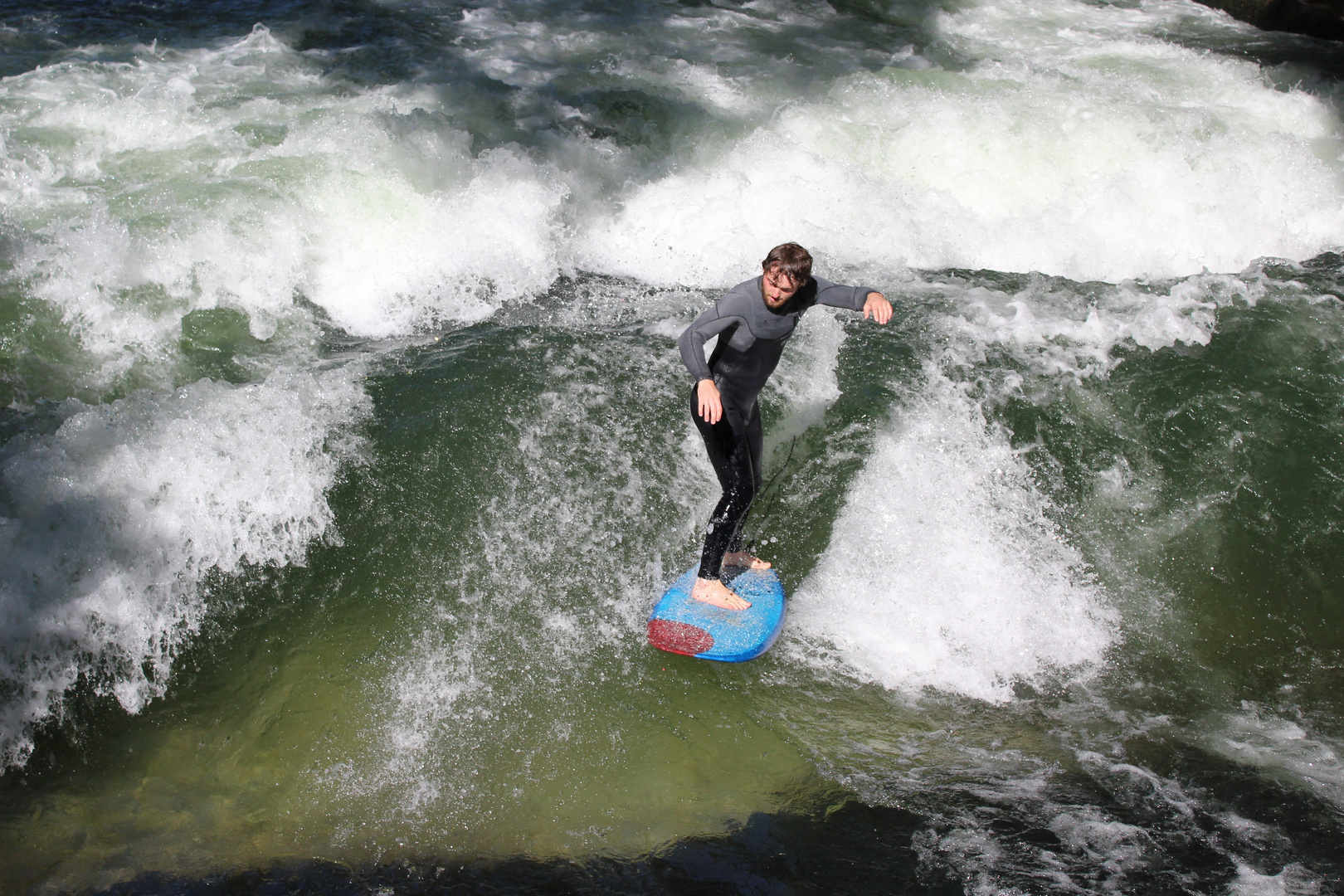 Eisbach Surfer München 5