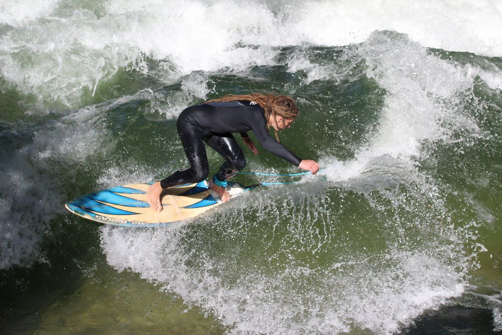 Eisbach Surfer München A