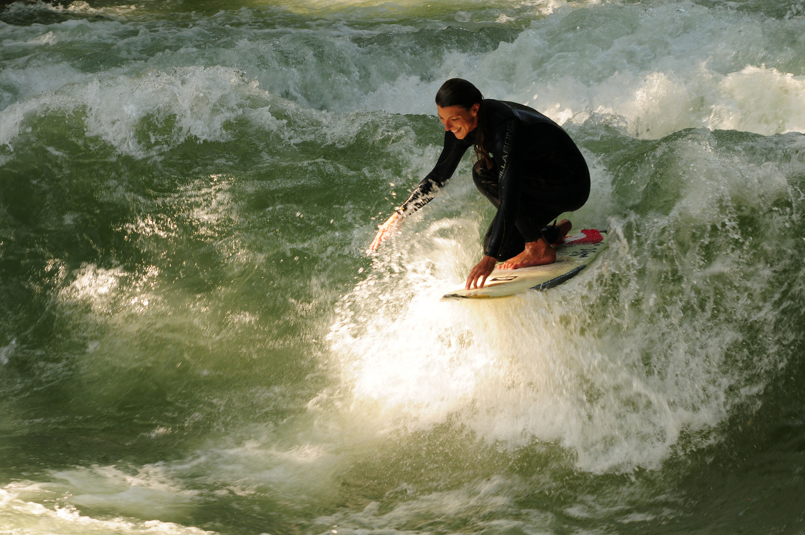 Eisbach Surfing Munich