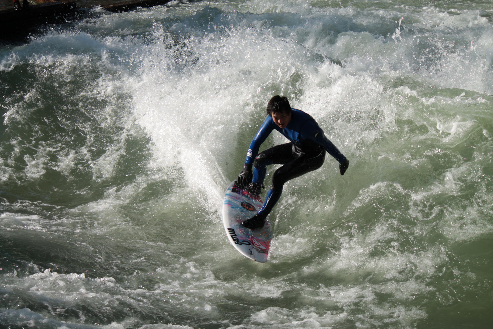 Eisbacher Wellenreiter oder kabelloses Surfen