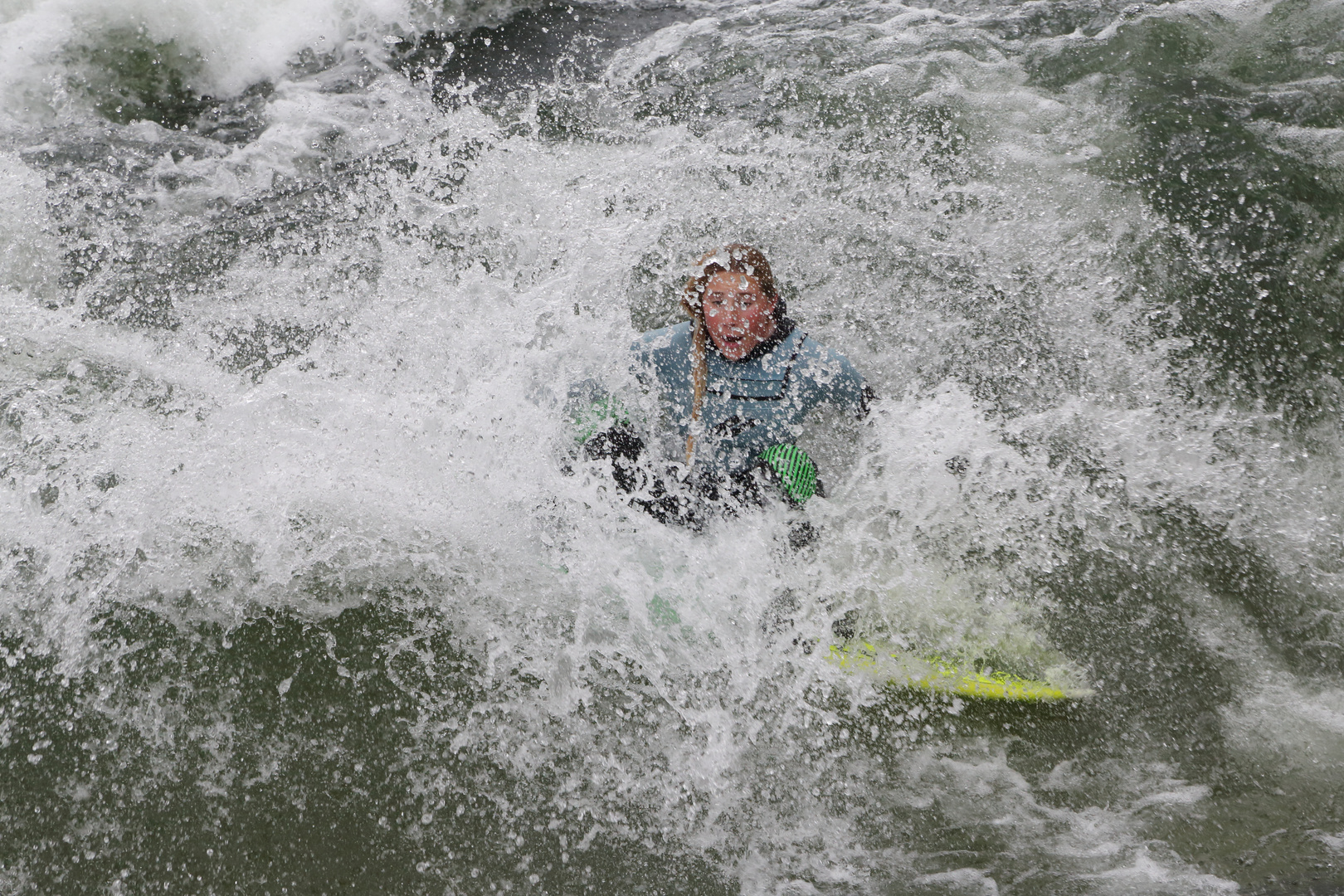 Eisbachsurfen