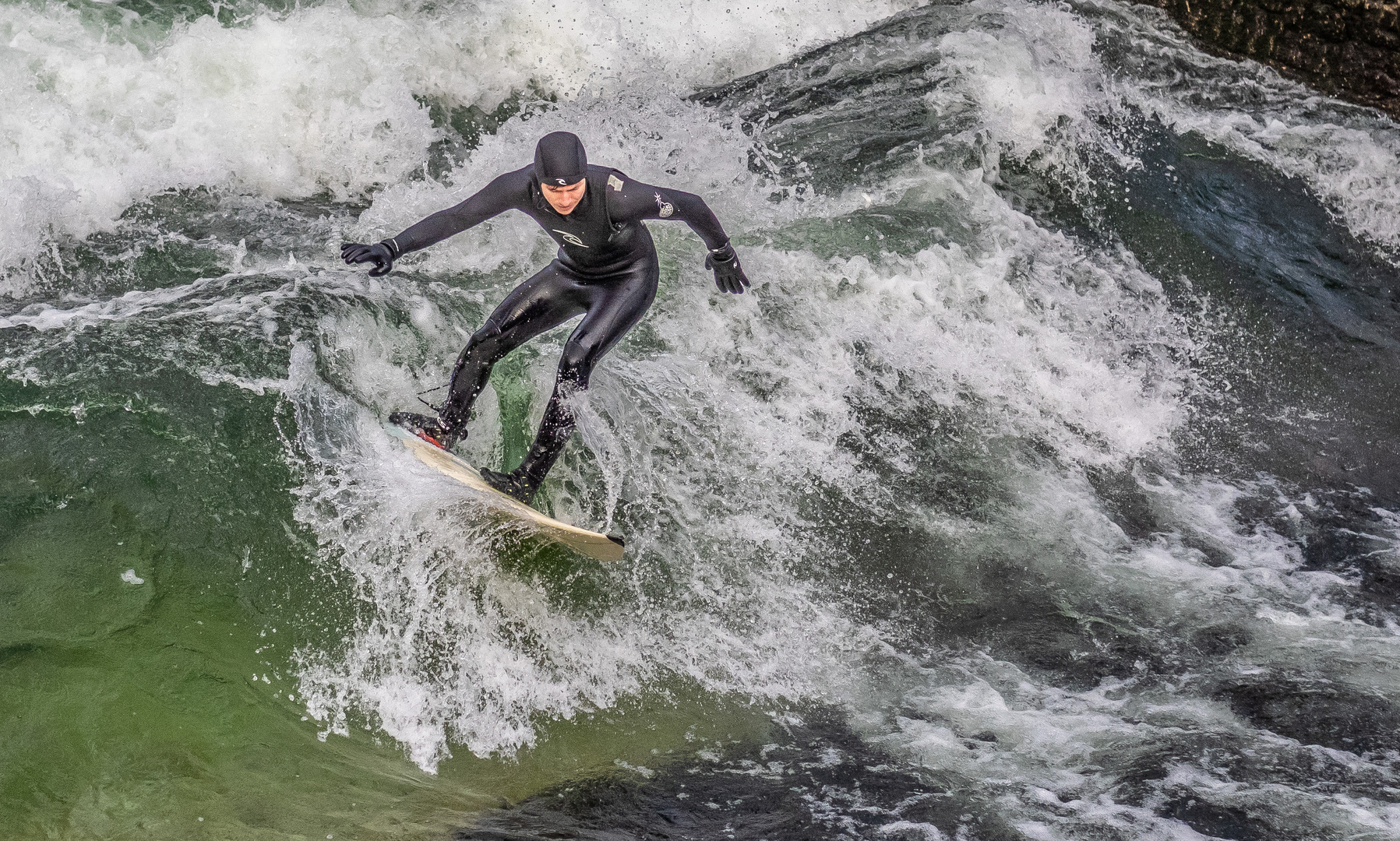 Eisbachsurfen im Winter #2