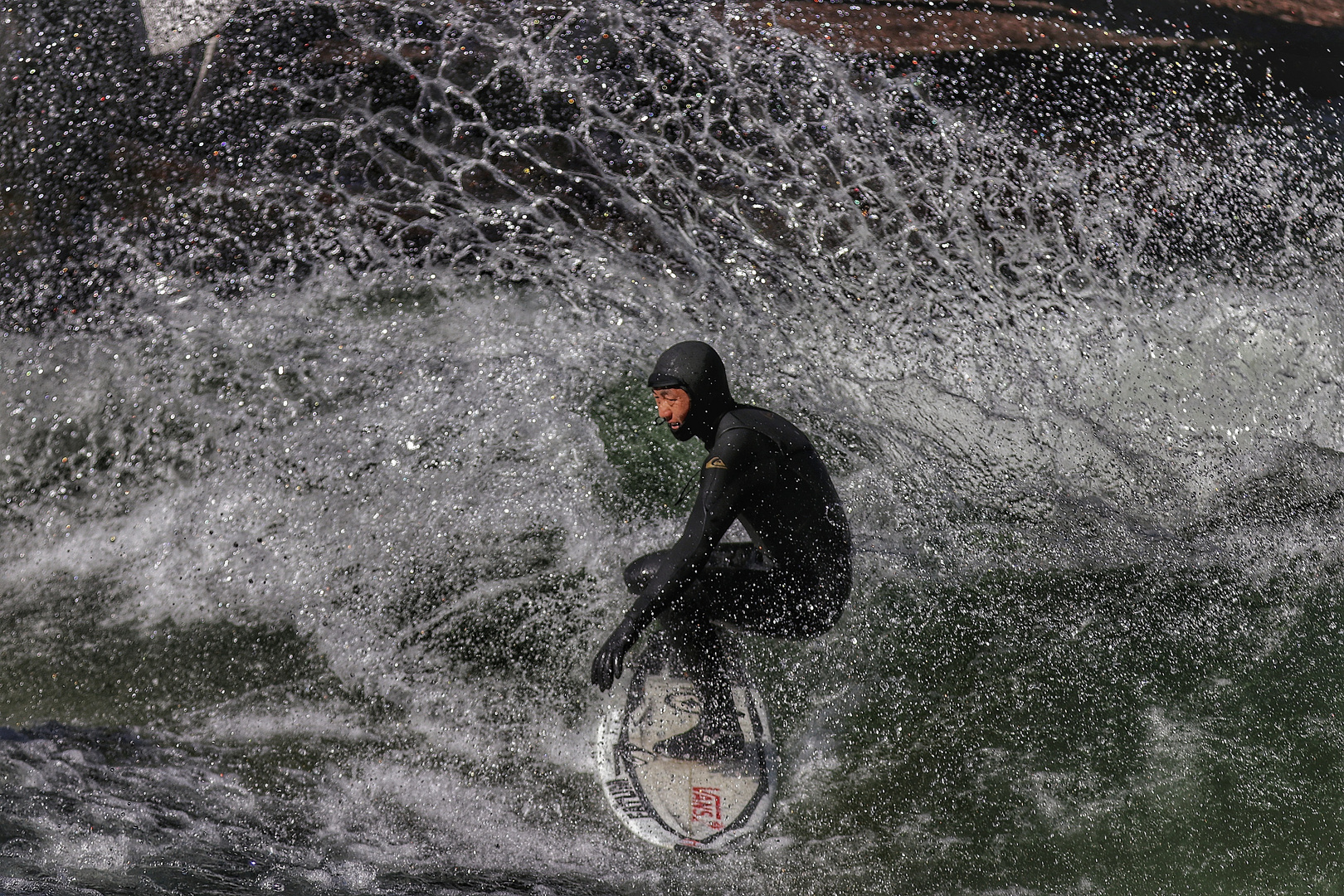 Eisbachsurfer Tao Schirrmacher