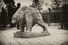 Eisbärskulptur "Kaltenbernd" von 1948