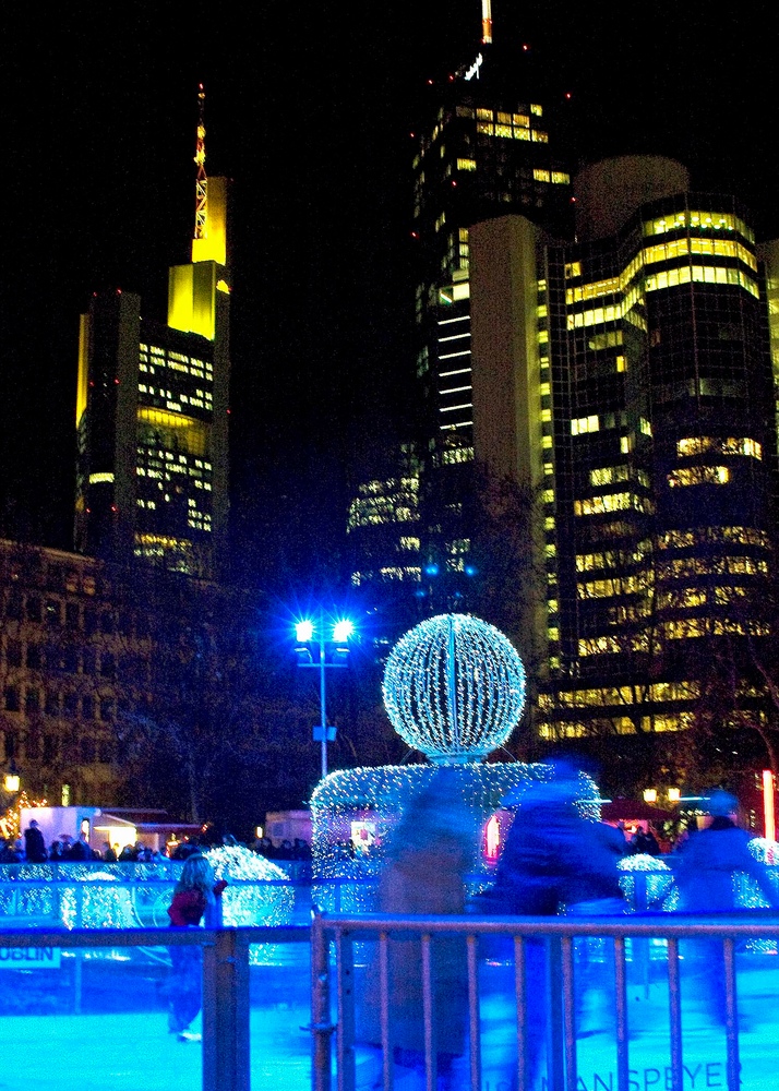 Eisbahn vor der Alten Oper in FFM