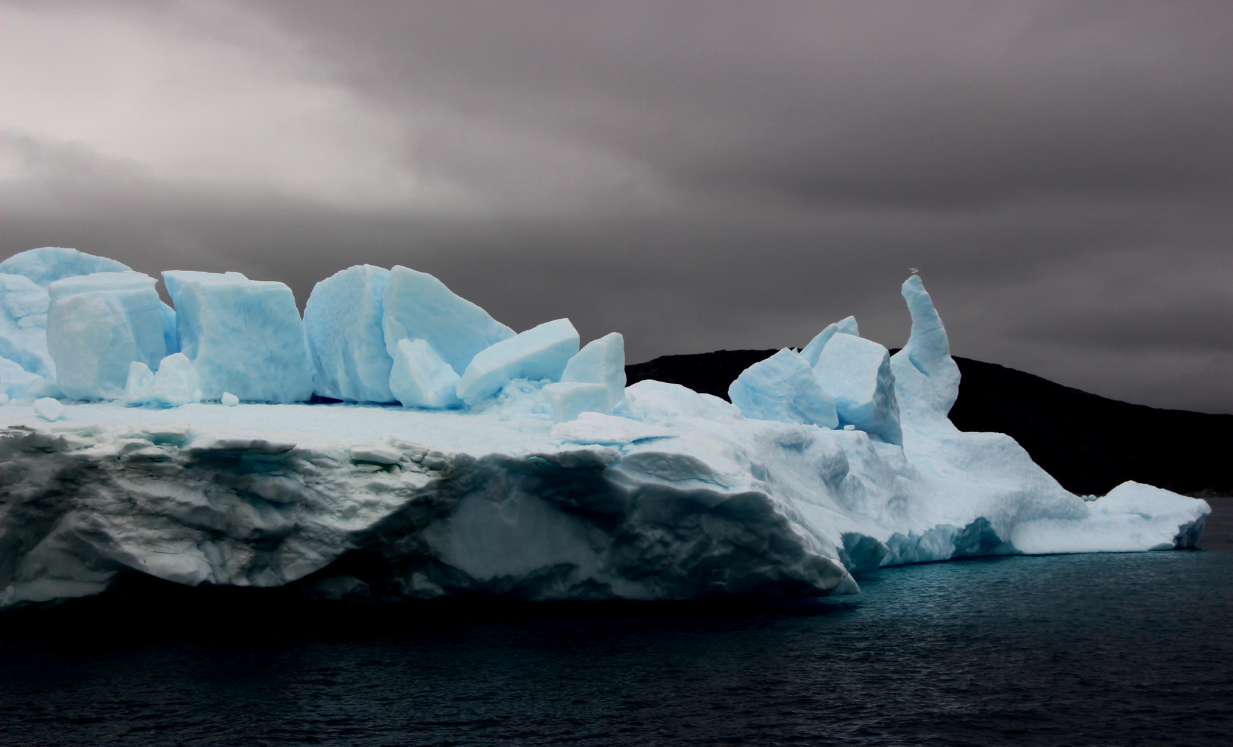 Eisberg im Fjord