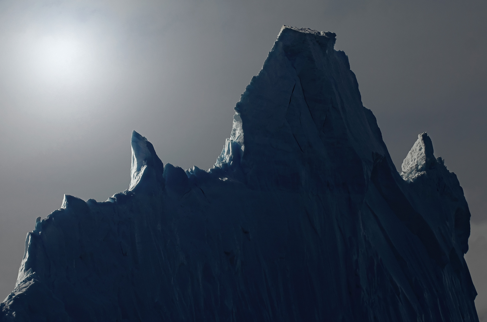 Eisberg im Gegenlicht