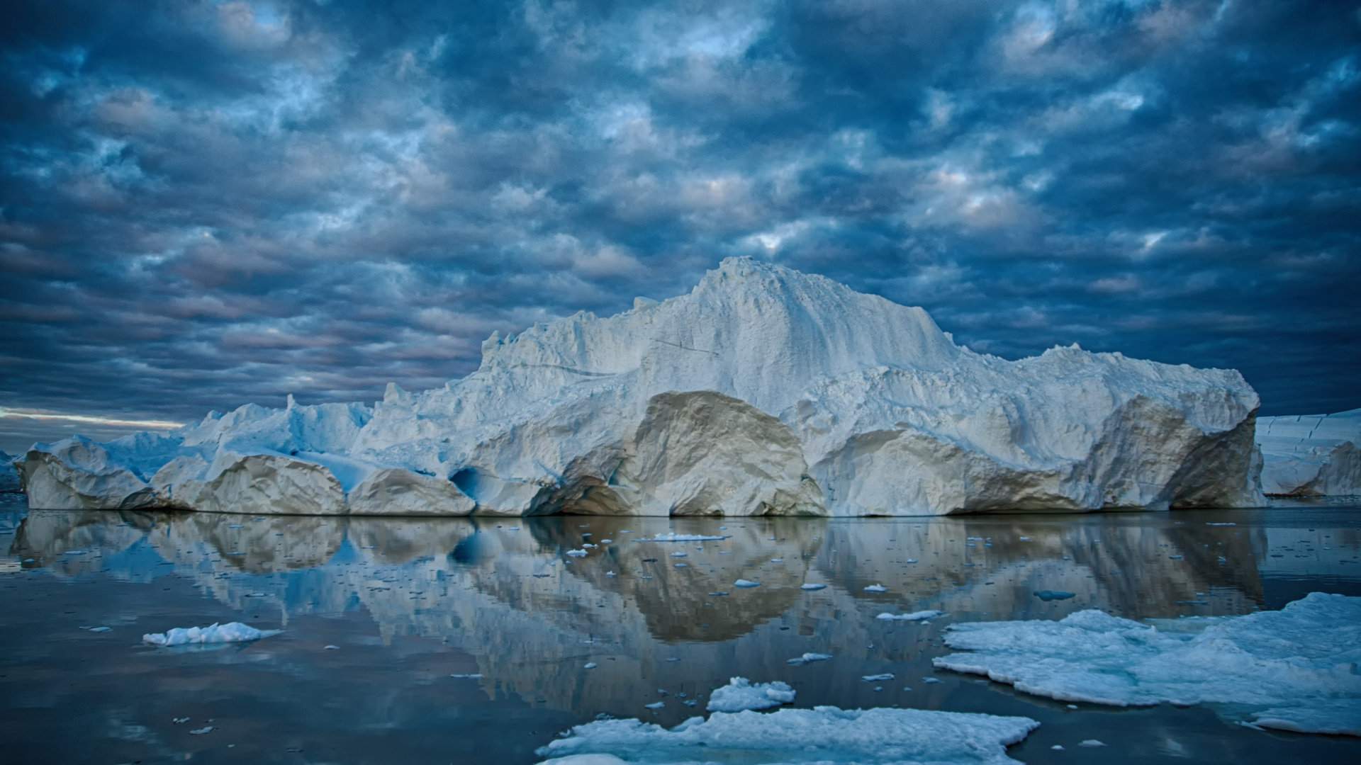 Eisberg vor Ilulissat Foto &amp; Bild | arctic, poles, eisberg Bilder auf ...