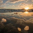 Eisberge im Gletschersee Joekulsarlon auf Island