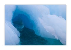 Eisberghöhle
