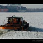 Eisbrecher bei der Arbeit