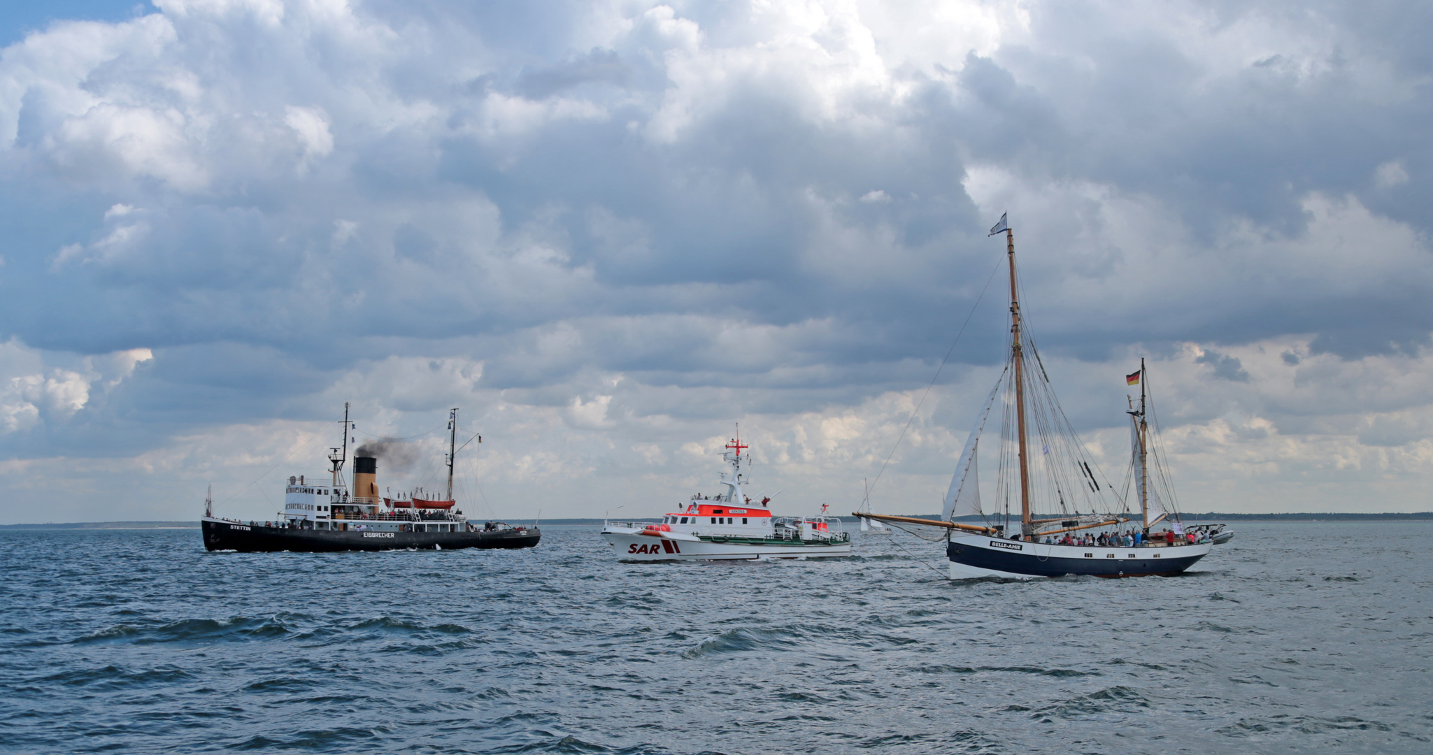 Eisbrecher - Seenotrettungskreuzer  - Heringslogger