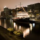 Eisbrecher Stettin vor der HafenCitykulisse