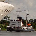 Eisbrecher trifft Traumschiff