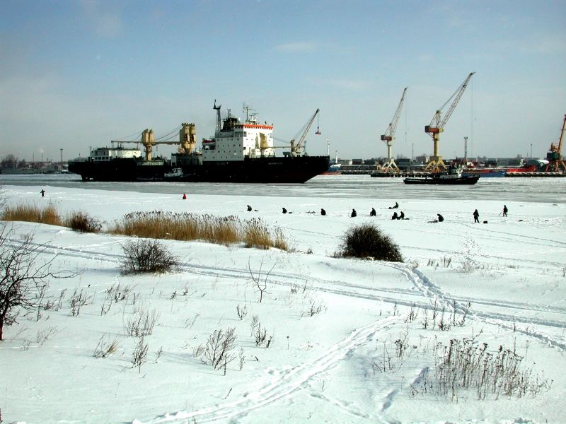 Eisbrecher und Versorger "Antarctica"