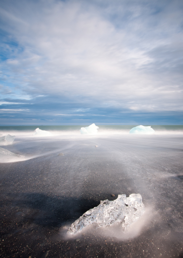 Eisbrocken am Strand von Jökulsárlón