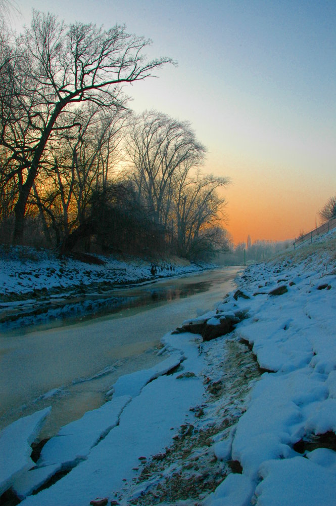 Eisbruch am Altrhein