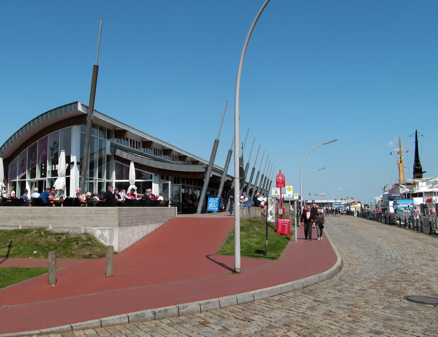 Eiscafe und Restaurant im Hafen Cuxhaven ....