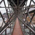 Eisen-Eisenbahnbrücke über den Rhein