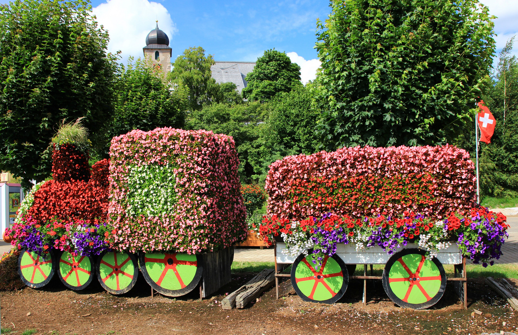 Eisenbahn aus Blumen