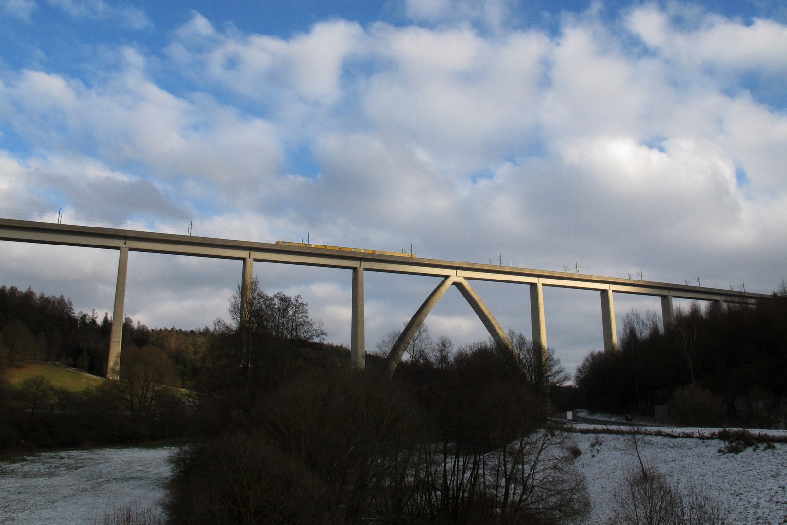 Eisenbahn-Brücke...