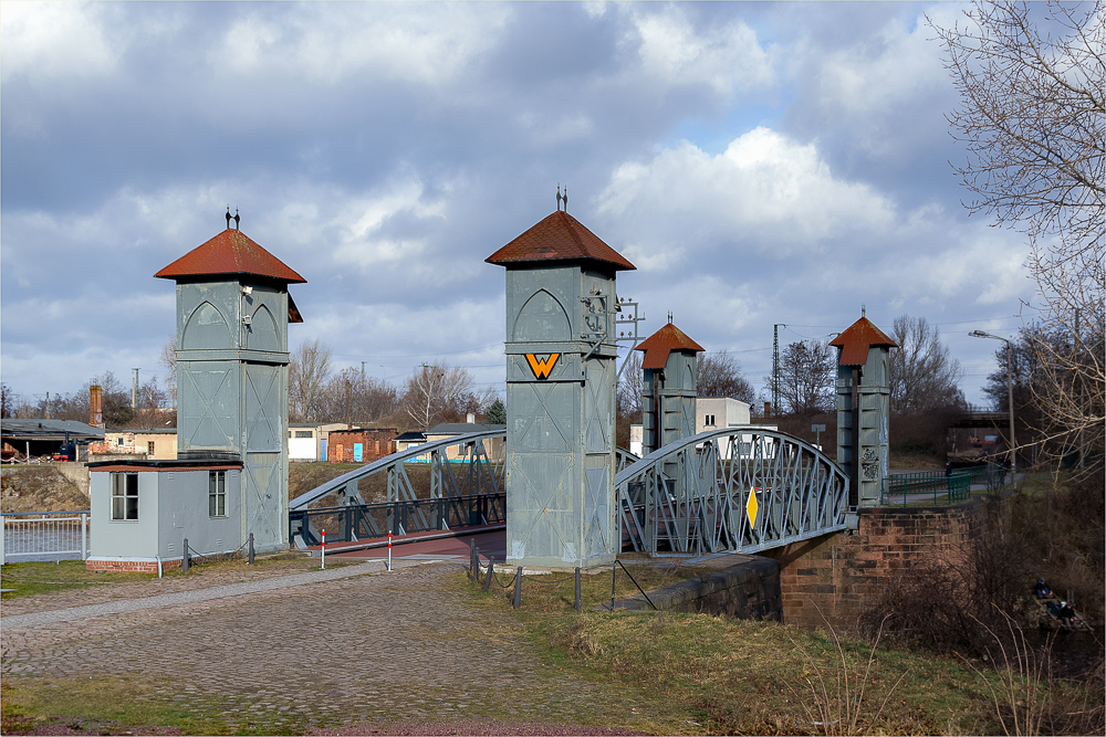 Eisenbahn-Hubbrücke