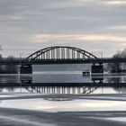 Eisenbahn und Fußgängerbrücke in Potsdam Templinsee