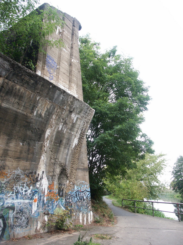 Eisenbahnbrücke