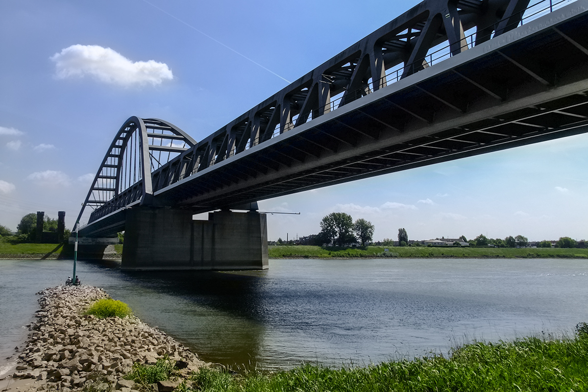 Eisenbahnbrücke