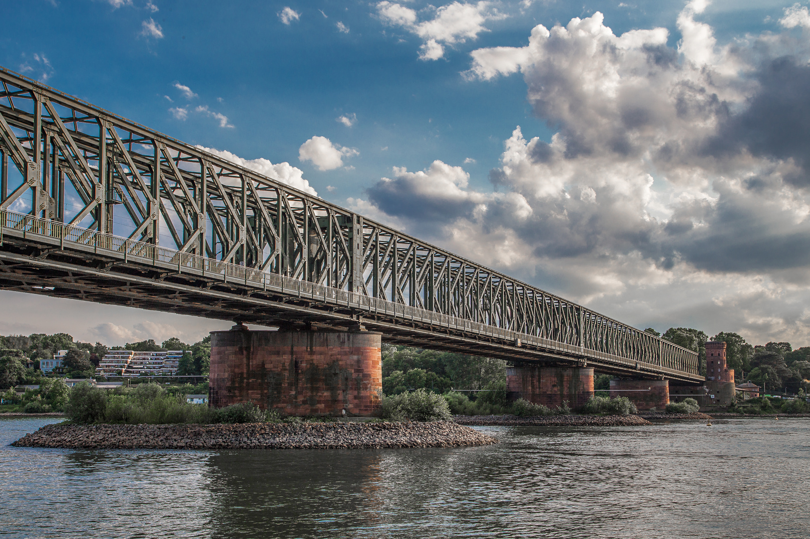 Eisenbahnbrücke ...