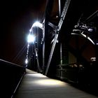 Eisenbahnbrücke bei Nacht