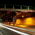 Eisenbahnbrücke bei Nacht