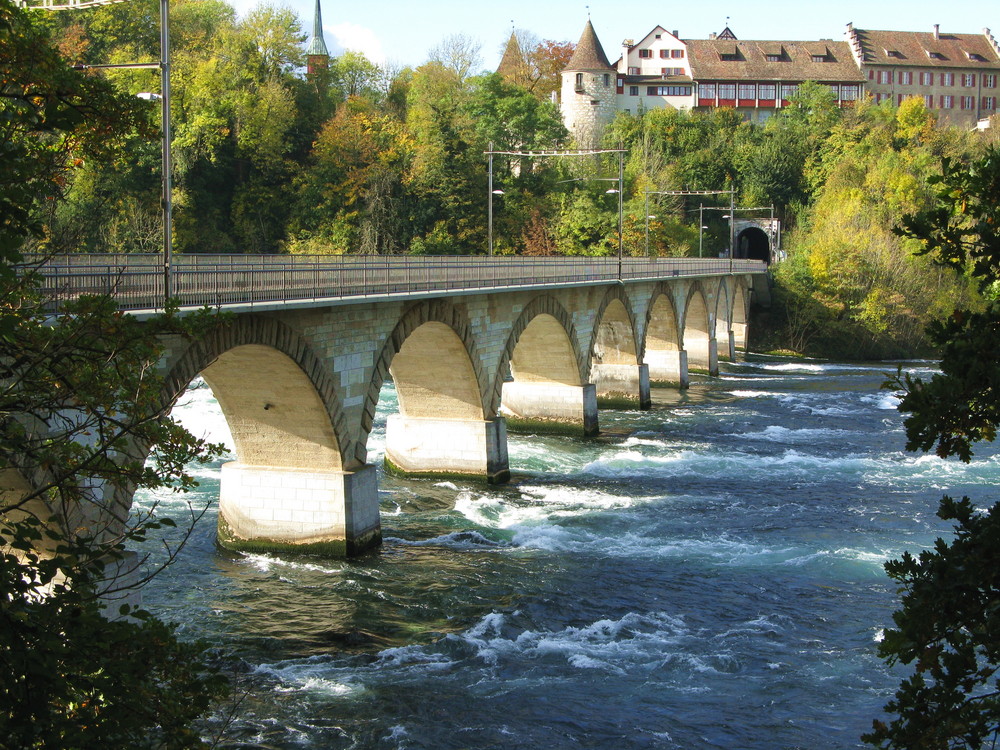 Eisenbahnbrücke beim Rheinfall