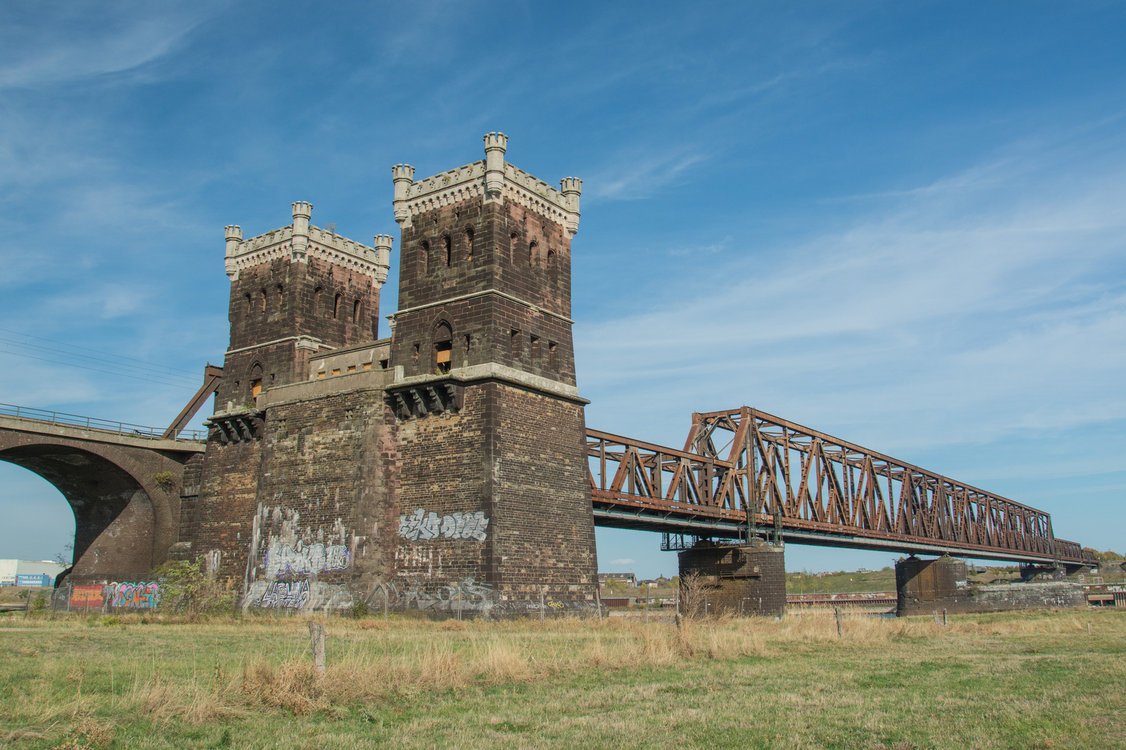 Eisenbahnbrücke Duisburg Hochfeld