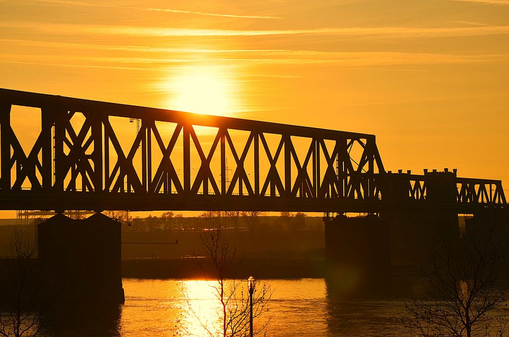 Eisenbahnbrücke Duisburg-Hochfeld