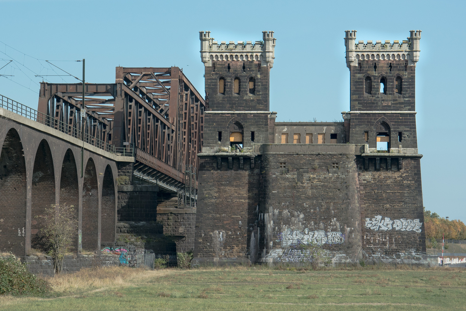 Eisenbahnbrücke Duisburg Hochfeld