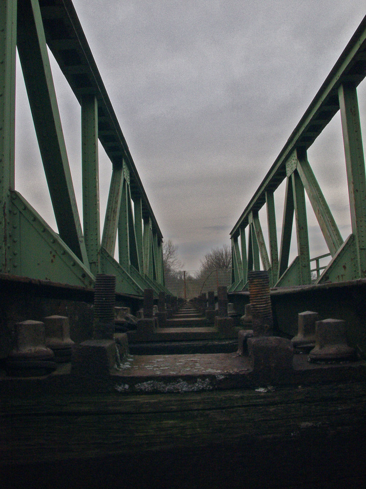 Eisenbahnbrücke im Detail II