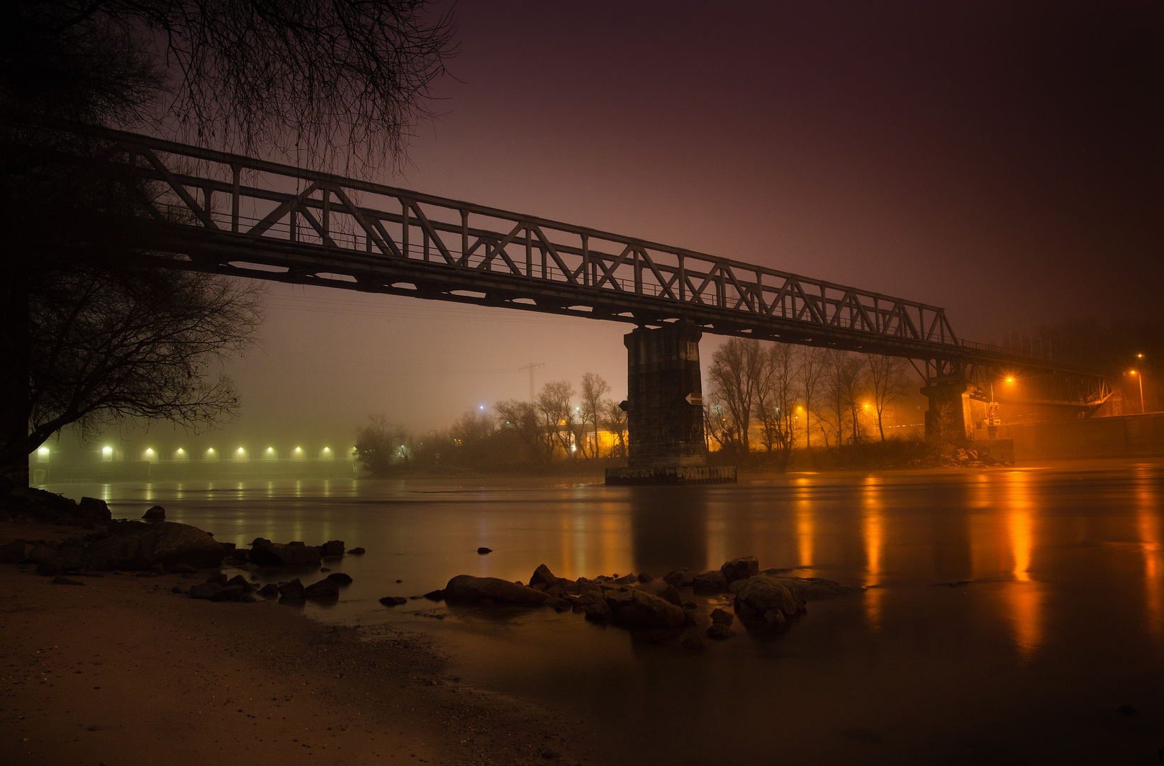 Eisenbahnbrücke im Nebel - Kachlet Passau