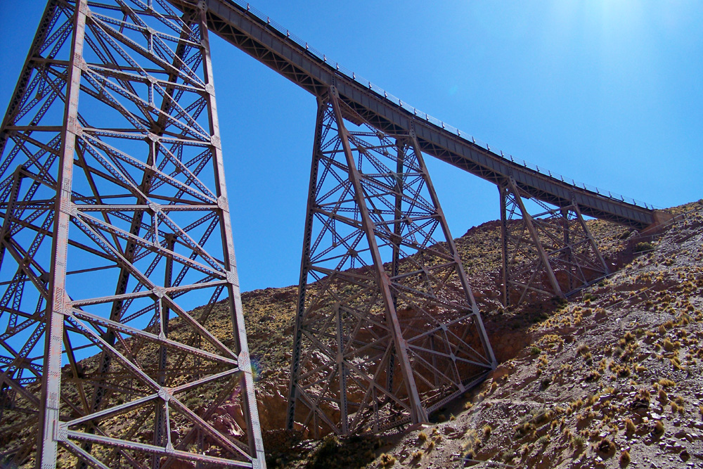 Eisenbahnbrücke in Argentinien in 4200m Höhe