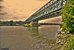 Eisenbahnbrücke Mainz Mainspitzdreieck am Rhein / Main