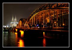 Eisenbahnbrücke mit Kölner Dom